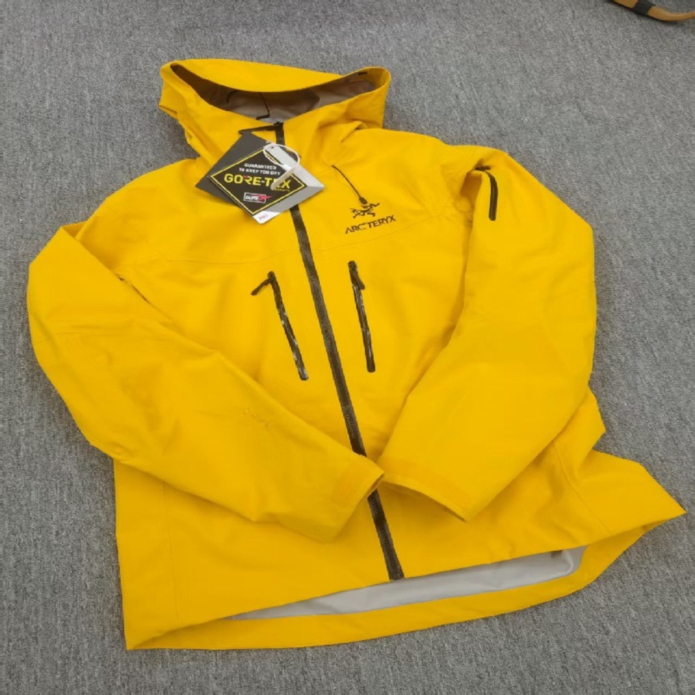 Arc'teryx Men's Vibrant Yellow Raincoat